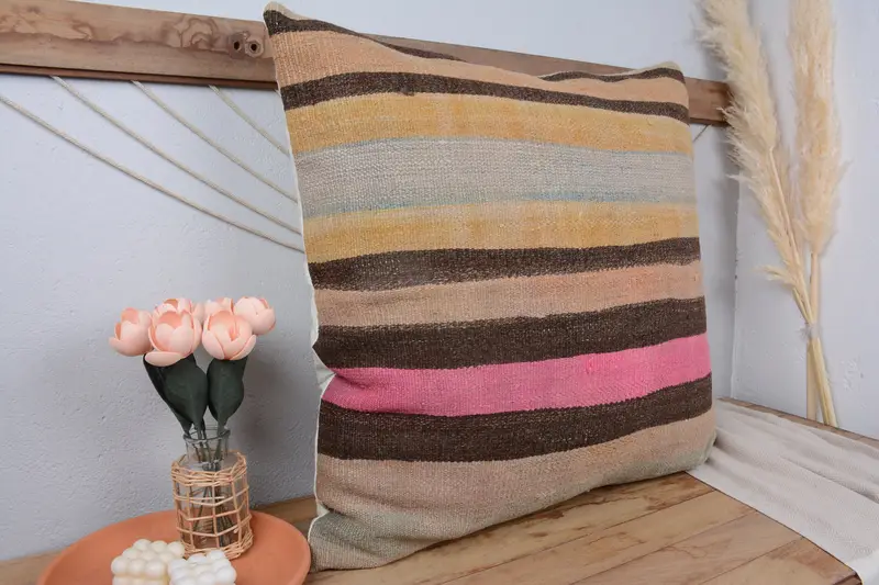 Handgefertigtes besticktes Kissen, Vintage Patchwork-Wurfkissen