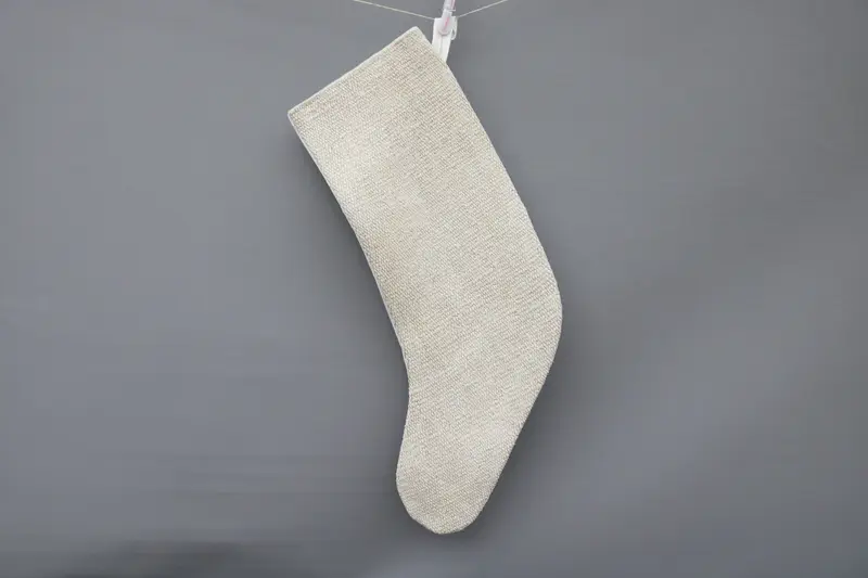 Medias navideñas beige con adornos blancos, medias festivas