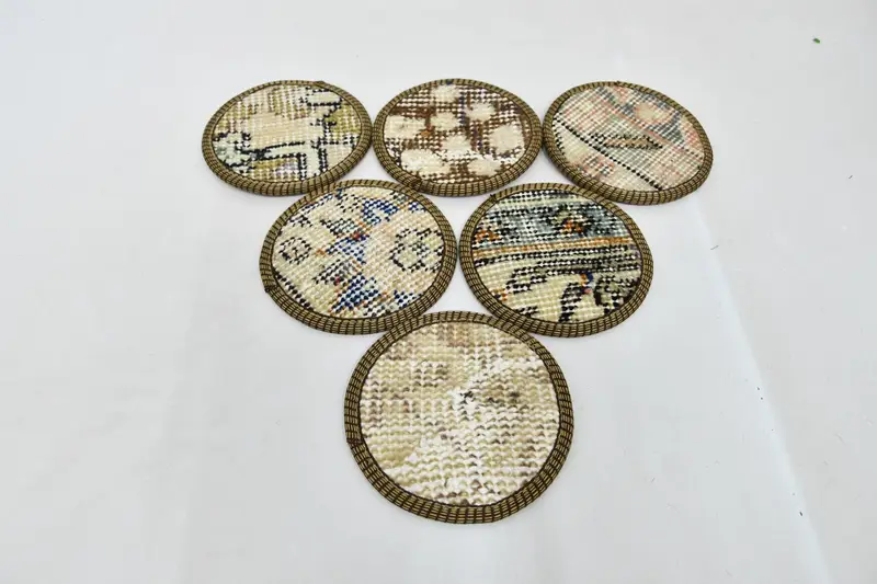 Böhmische runde Untersetzer, beige und braune Untersetzer