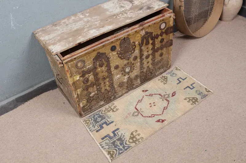 Green Southwestern Rug, 12x28 ft with Purple Accents