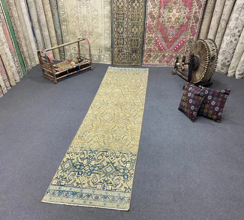 2,5 x 10,1 Fuß großer blauer Teppich, Blumen- und geometrisches Muster