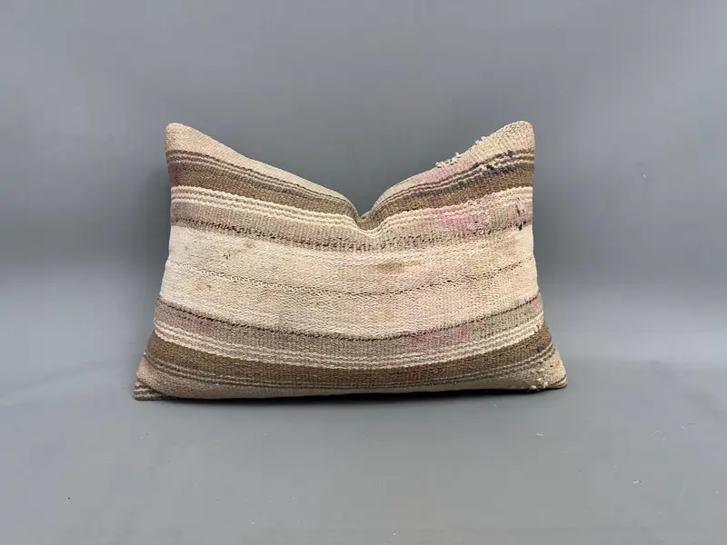 El Yapımı Bej & Kahverengi Çizgili Kırlent, 16x24 İnç Dikdörtgen Keten Yastık
