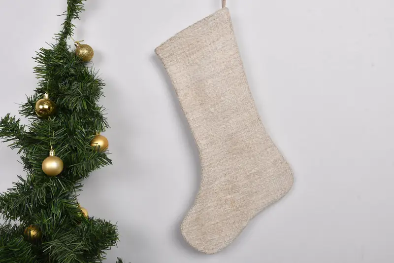 Şenlikli Noel Süsleri Deseni, 7 İnç Genişliğinde Noel Çorabı