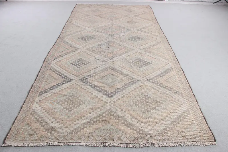 Canlı Turuncu ve Yeşil Halı, 5,6x11,6 ft Puantiyeli Tasarım