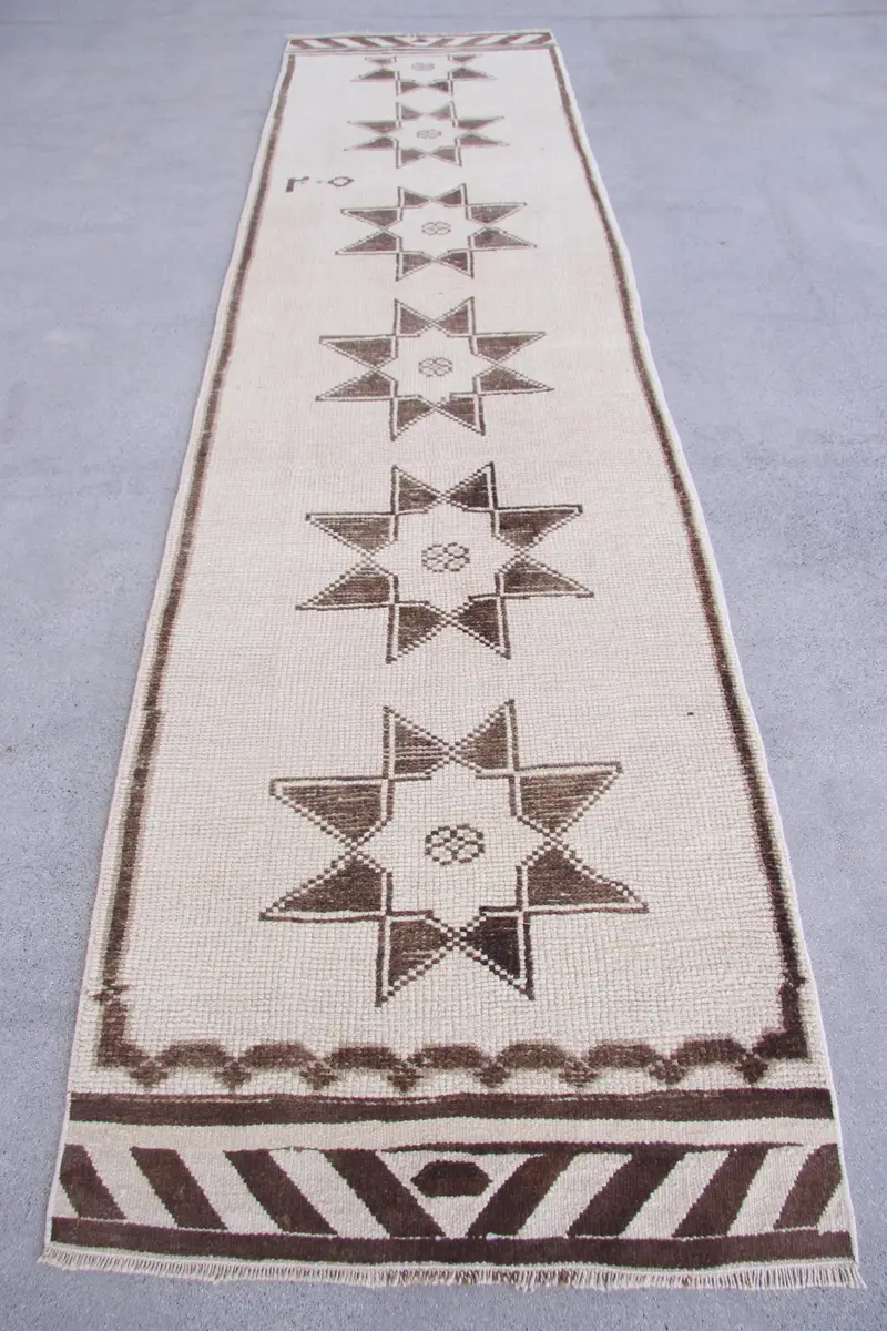 Elegant Bej Çiçekli Halı, 3x11.9 ft Bej ve Kahverengi