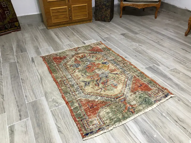 Kırmızı Şeffaf Halı, 2.67x4 ft Zarif Zemin Dekoru