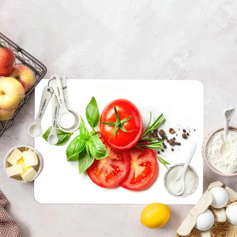 Kaymaz Ayaklı Yeşil Kenarlı Cam Kesme Tahtası