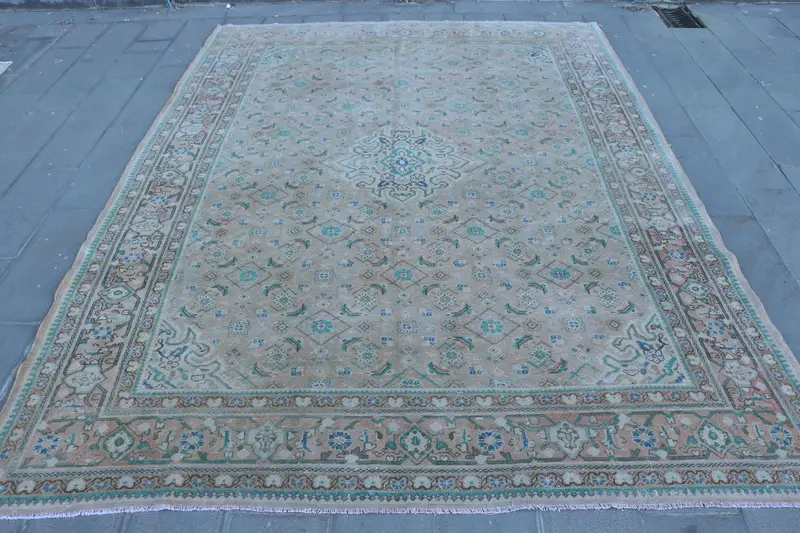 Zarif Bej ve Yeşil Halı, 9,3x12,6 ft Çiçek-Geometrik Tasarım