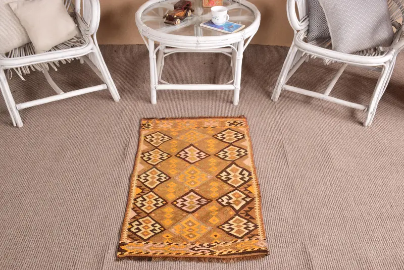 Türkischer Vintage-Teppich, 1,9 x 3,1 Fuß kleiner Teppich, braun-orange gepunkteter Wollteppich - 1