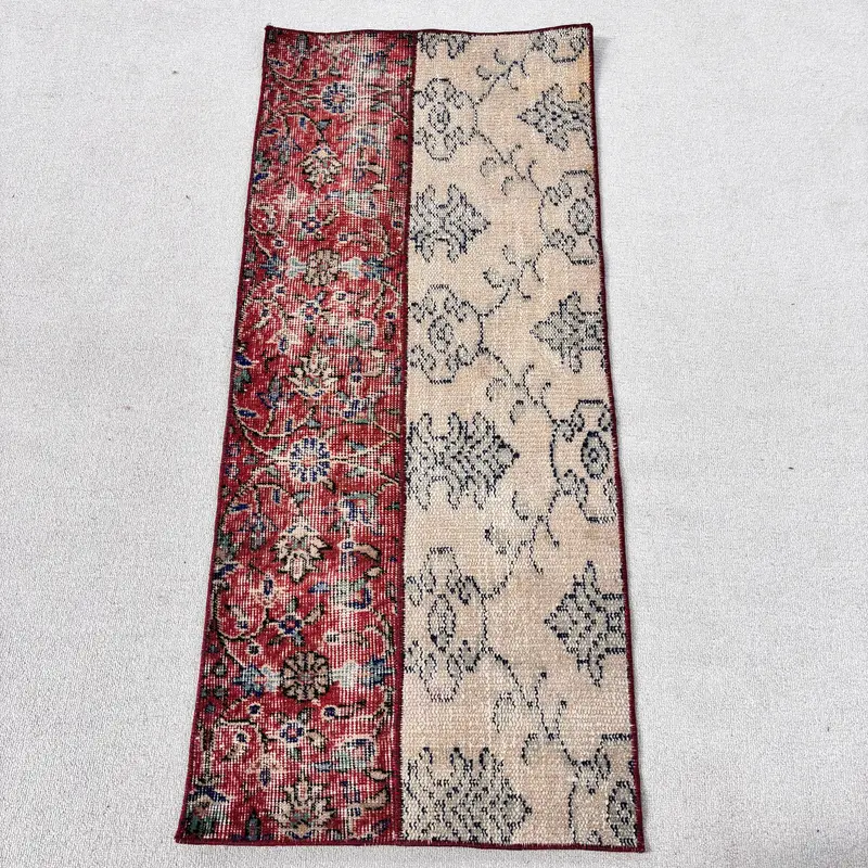 Alfombra vintage de 1,9x4,3 pies, alfombra pequeña turca, alfombra de lana Ikat roja - 1