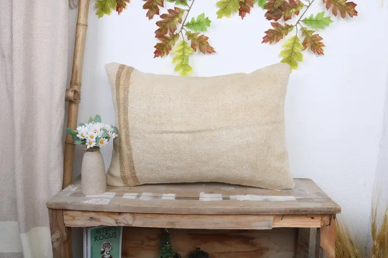 Bej&Kahverengi Çizgili Yastık, 16x24 Nakışlı Kırlent