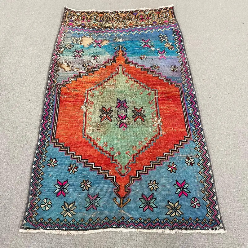 Alfombra Azul con Borde Rojo 8x12m, Diseño Moderno