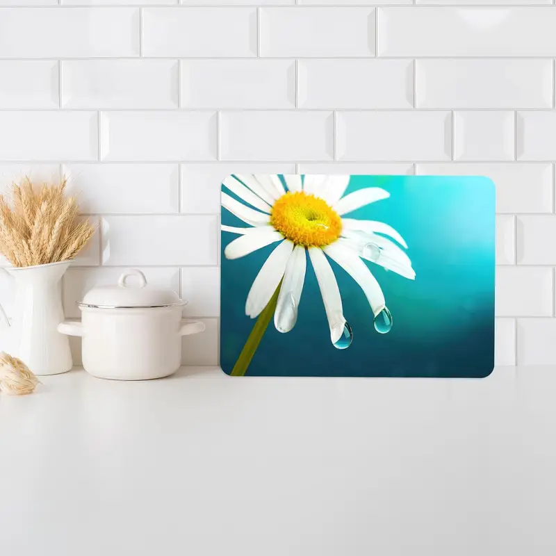 Daisy-Printed Glass Cutting Board, White Flower Design, Kitchen Essential