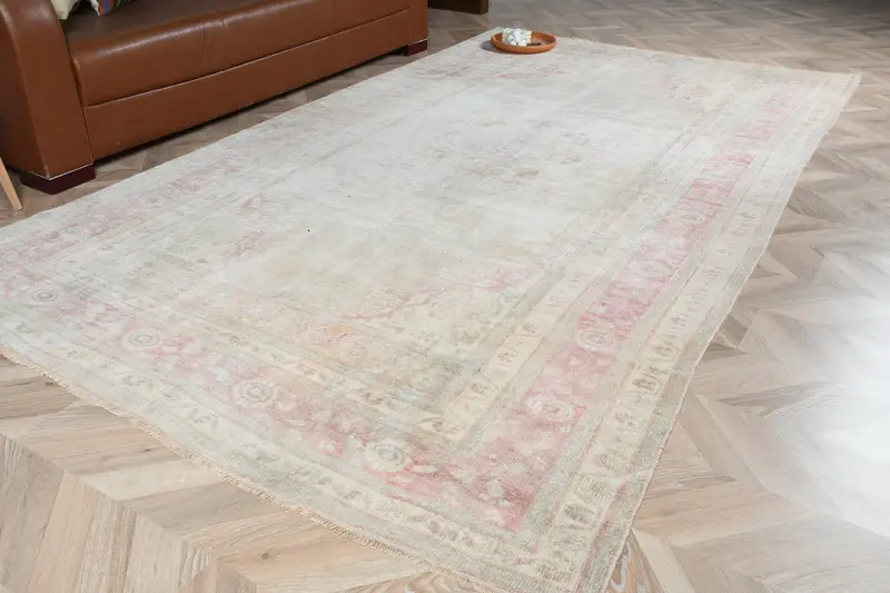 ピンクのアニマルプリントラグ、5.6x10.1フィートのシックなアクセント