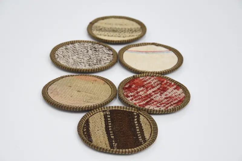 Stilvoller beige und braun gestreifter Untersetzer, langlebiger runder Untersetzer