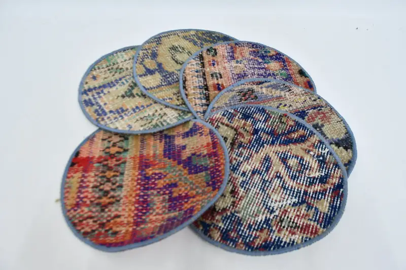 ボヘミアン ブルー & レッド サークル プレースマット、コットン & ウール ダイニング装飾