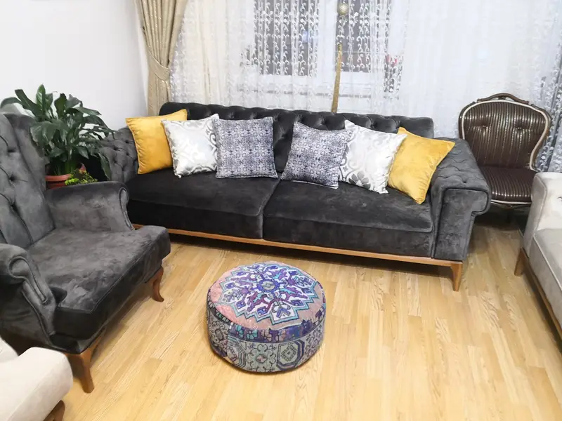 手作りキリム風ブループーフ、ローズゴールドアクセント、多目的オットマン