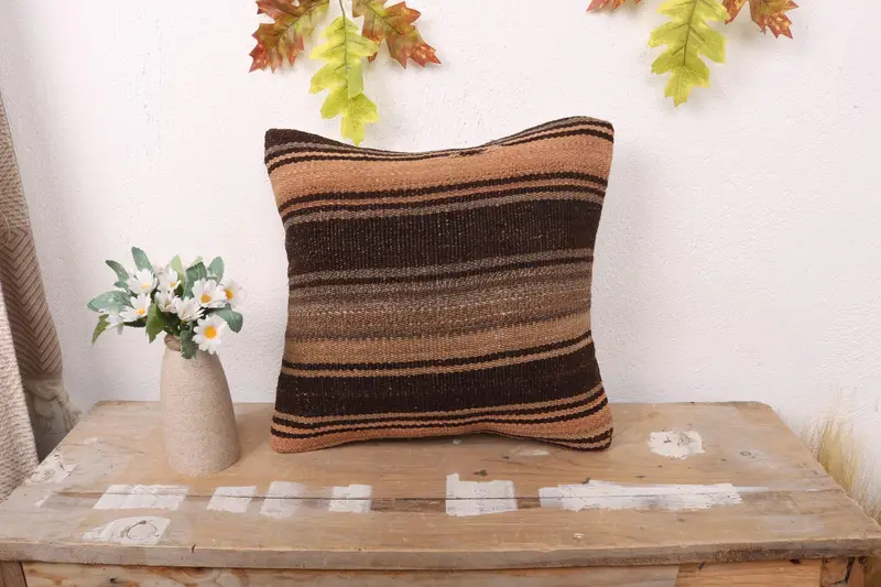 Handgewebtes gestreiftes Kissen, Vintage-Kissen in Braun und Beige