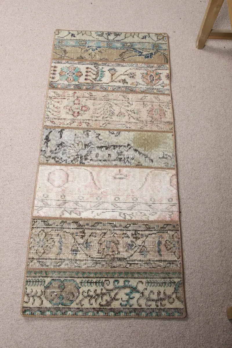 Grüner Orientteppich, 1,8x4,2 Fuß mit roten Akzenten