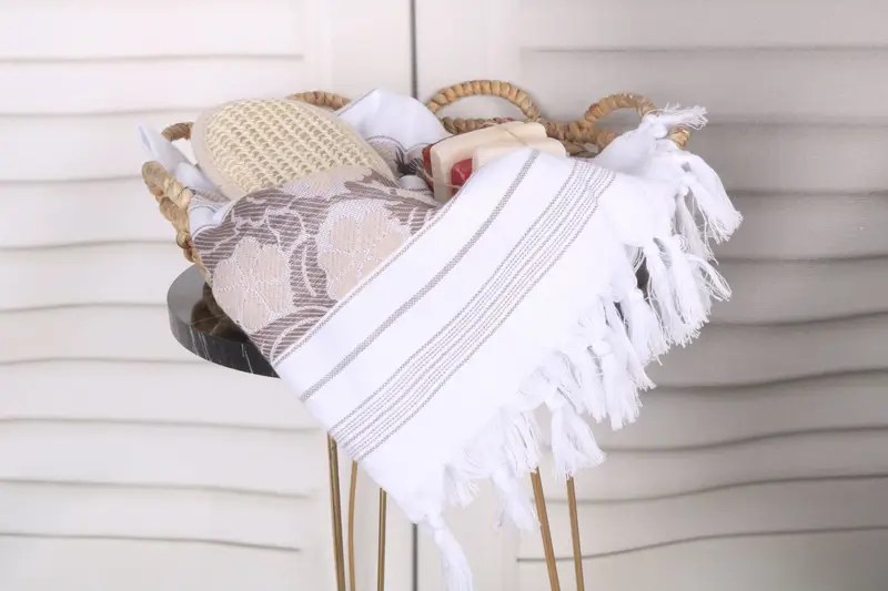 Sand-free towel, Christmas Favors, Monogram Turkish Bath Towel, Organic Turkish towel, Monogram Beach Towel, 70x40 Cotton Daisy Design Towel - 2