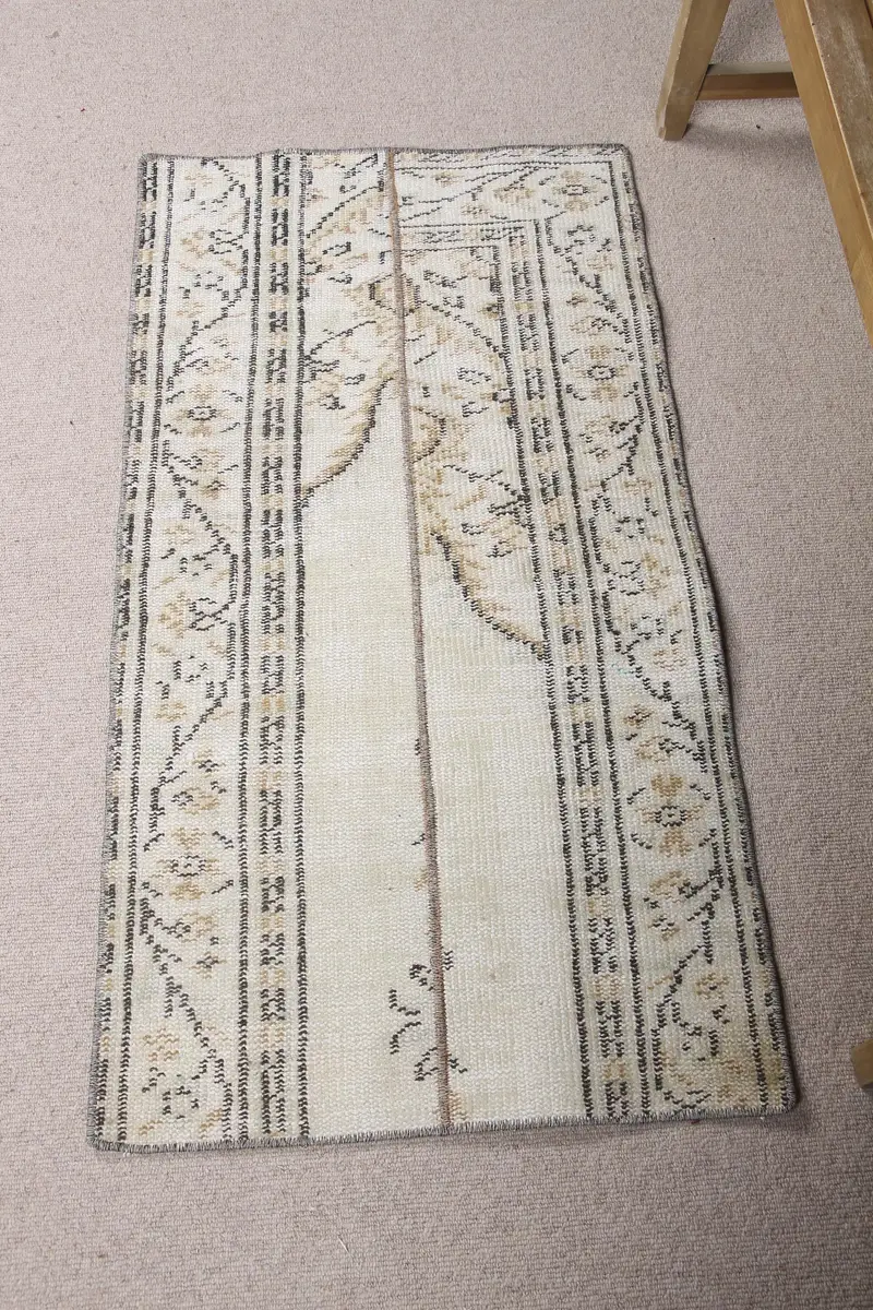 Elegant Beige Rug, 2.1x4 ft Solid Comfort