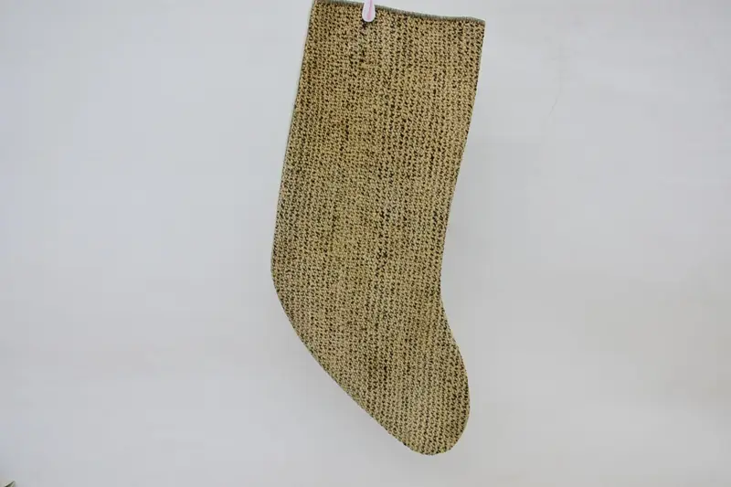 Bej ve Kahverengi Noel Süsleri Çorabı, Şenlikli Tatil Dekoru