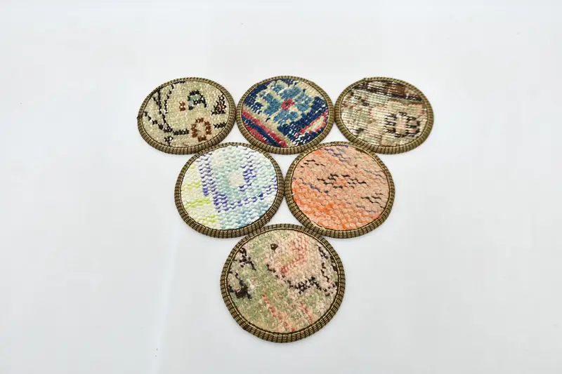 Zarif Mavi ve Bej Daire Bardak Altlıkları, Benzersiz Halı Bardak Altlıkları