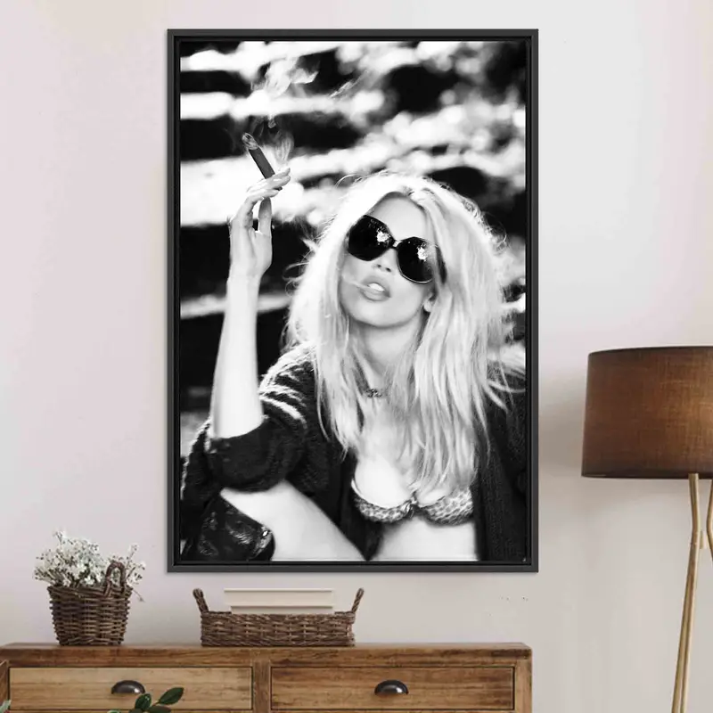 Moderne Schwarz-Weiß-Leinwand: Kunstdruck „Schöne Frau“.