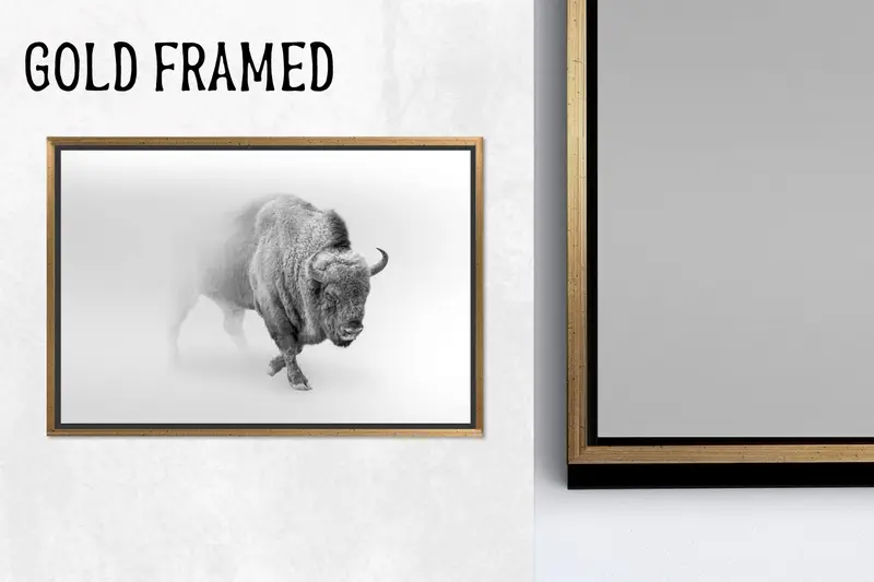 エレガントな野生の雄牛のキャンバス: 男の洞窟の装飾、角のある威厳