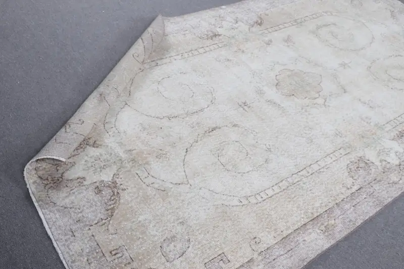 Elegant Beige & Green Rug, 5x9 ft Botanical Design