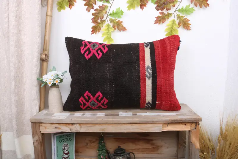 Braun & Rot gestreiftes Kissen, handgefertigtes besticktes Wurfkissen