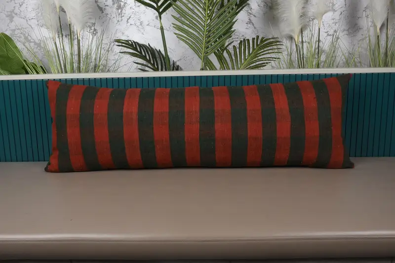 Rot-braun gestreiftes Kissen, 16x48 besticktes Wurfkissen
