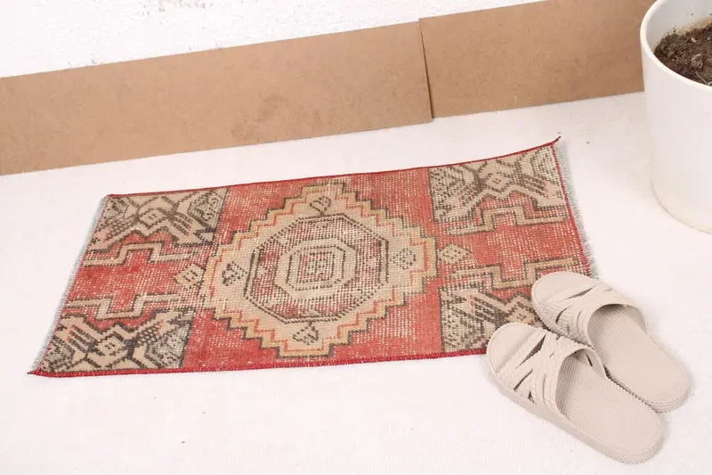 Vintage Türkischer Teppich 1,3x2,6 ft (39x79 cm), Oushak Rotbrauner Ikat-Teppich - 1