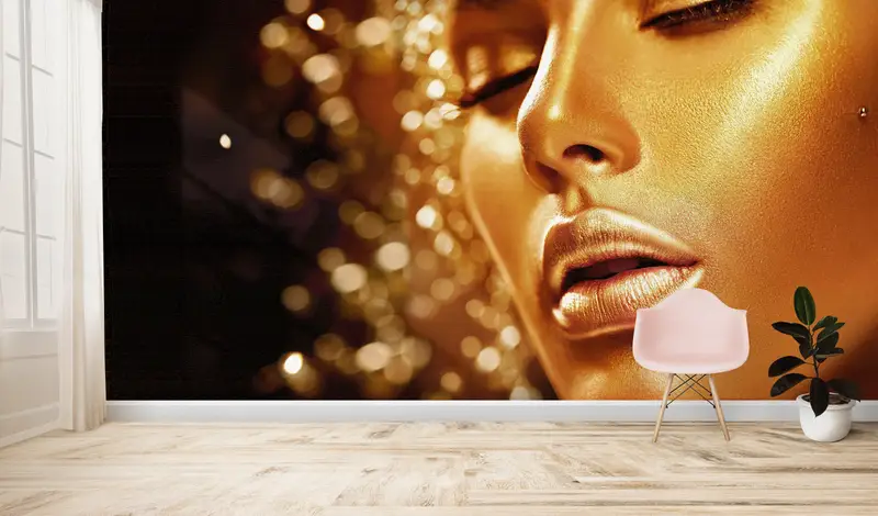 Bedruckte Tapete „Golden Woman Beauty“: Elegante Inneneinrichtung
