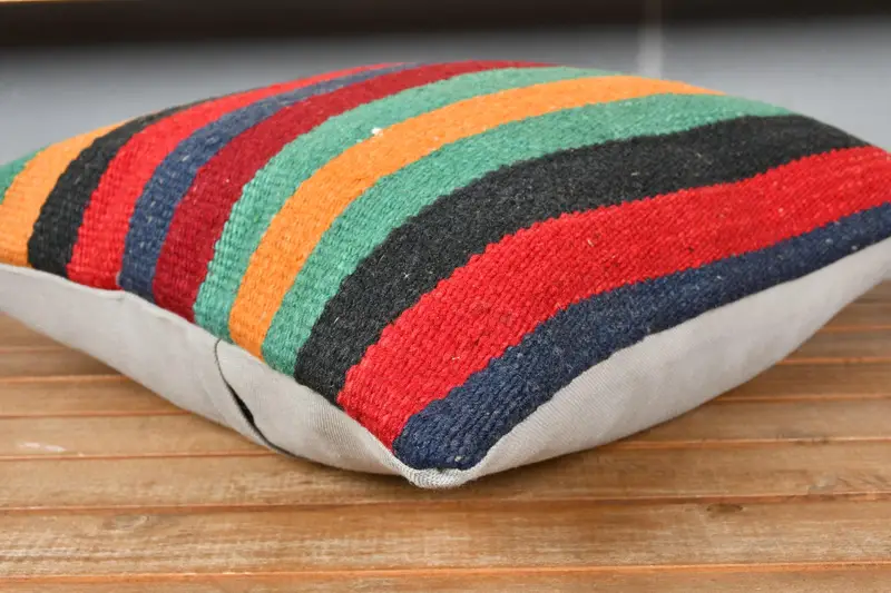 Gift Pillow, Kilim Cushion Sham, Pattern Throw Cushion Cover, Oriental Pillow Case, 18x18 Red Cushion Case, Pillow Cover, Vintage Kilim Throw Pillow - 3