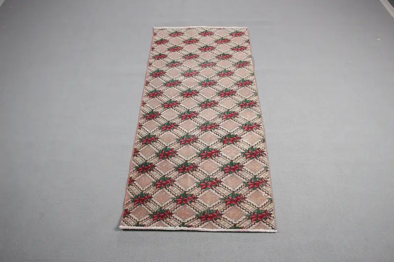 Vintage Halı, Accent 2.8x6.3 ft Türk Halısı, Kırmızı Yeşil Bitkiler ve ağaçlar Yün Halı - 1