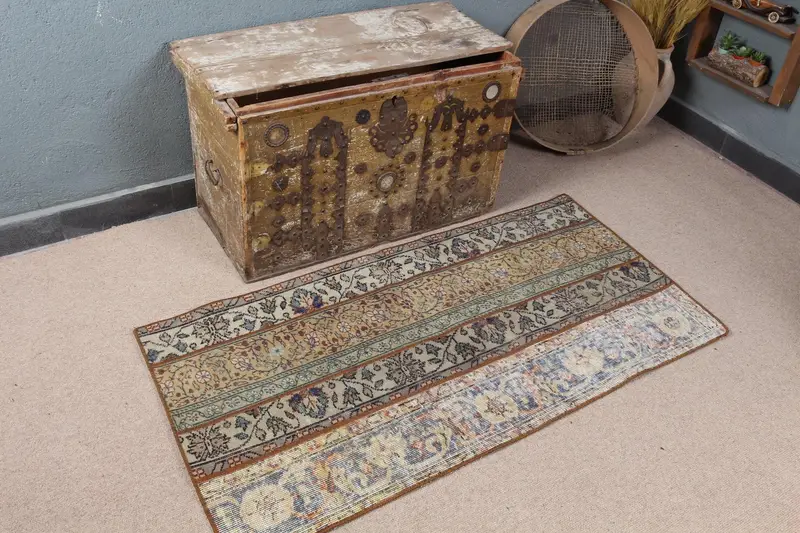 エレガントなベージュ & オレンジ ラグ、2.3x4.6 フィートの抽象的なデザイン