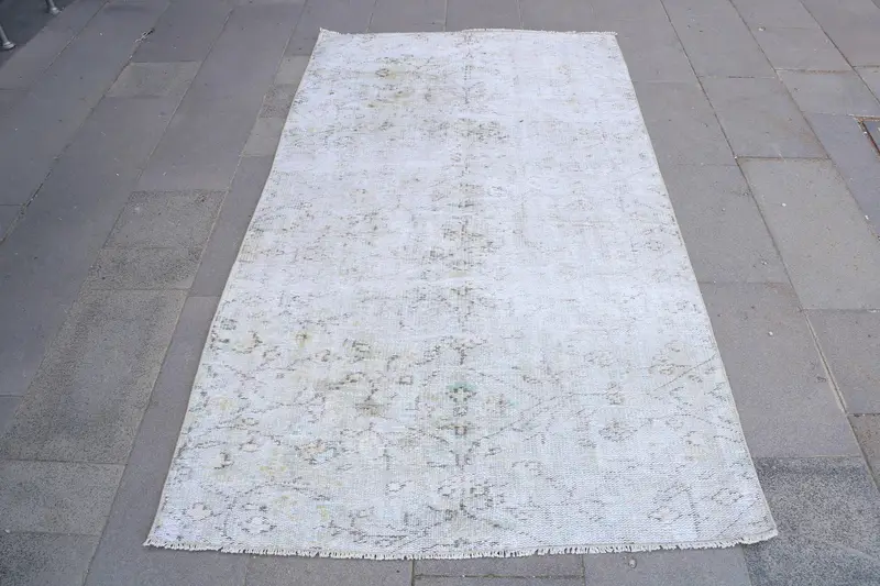 Turkish Vintage Rug 3.8x6.7 ft (117x204 cm), Oushak White Wool Rug - 1