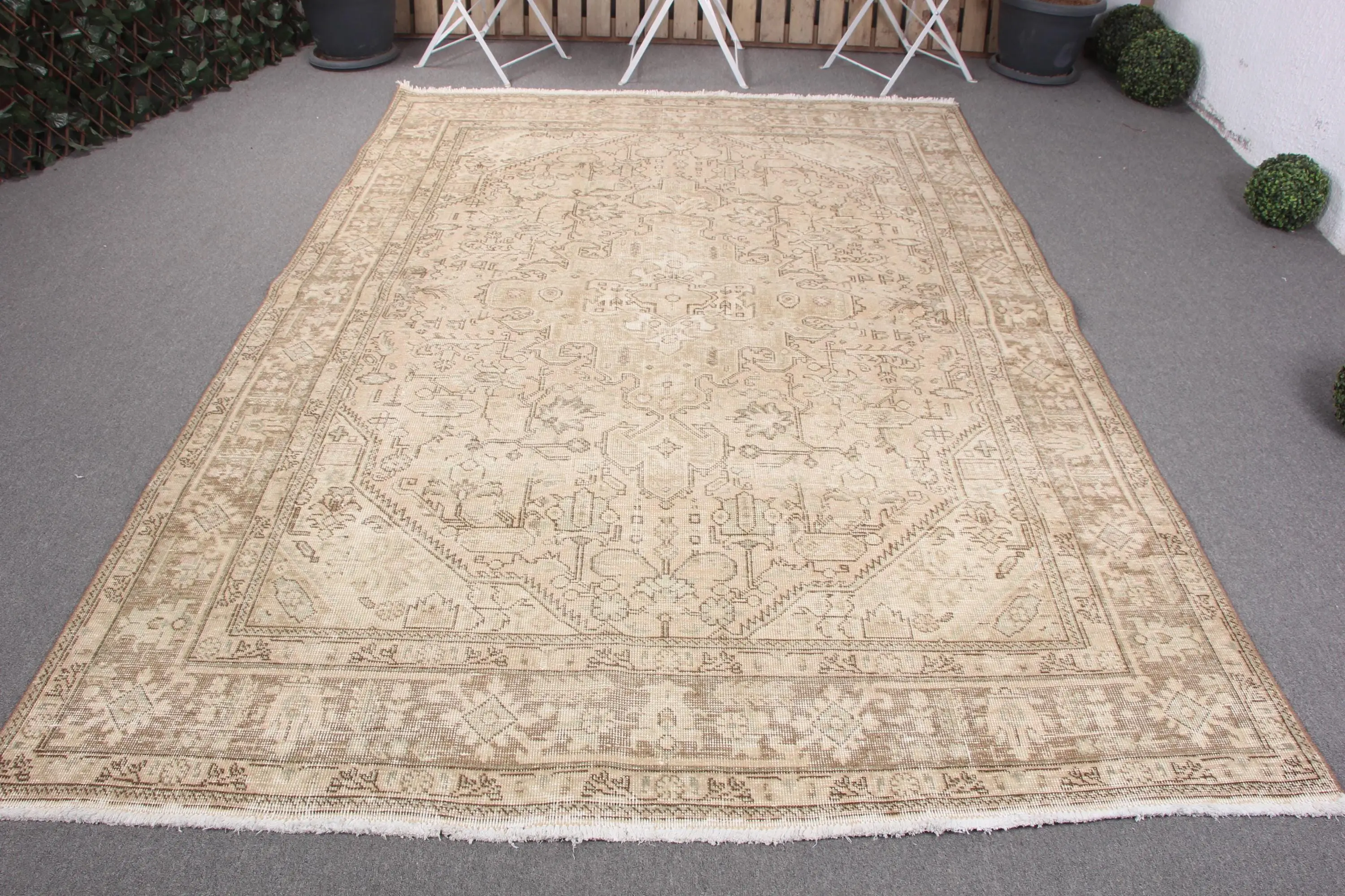 Türk 6.46x9.3 ft Halı, Büyük Vintage Halı, Kahverengi Gri Çiçekli Halı - 1