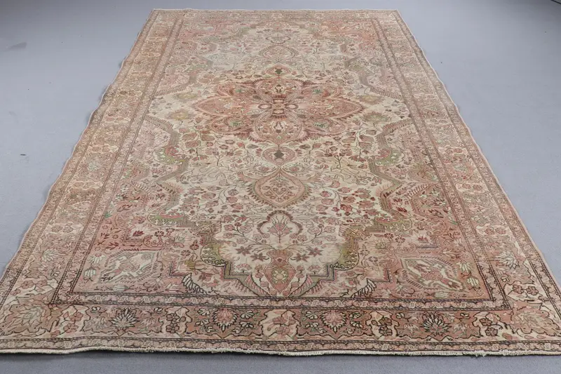 Elegant Beige & Orange Check Rug, 6.5x9.6 ft