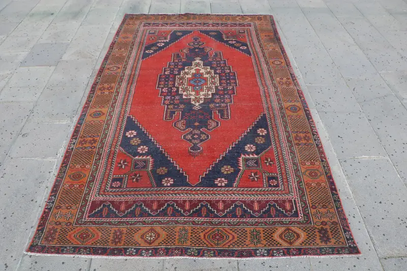 Roter und blauer Teppich, 4,6 x 8 Fuß, elegantes, einfarbiges Muster