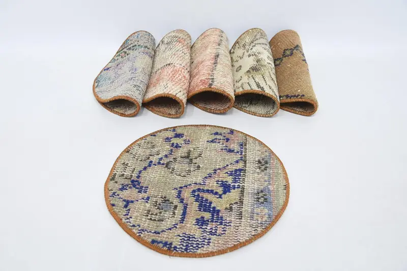 Elegantes Kelim-Tischset in Blau und Beige, einzigartiges türkisches Teppichdekor