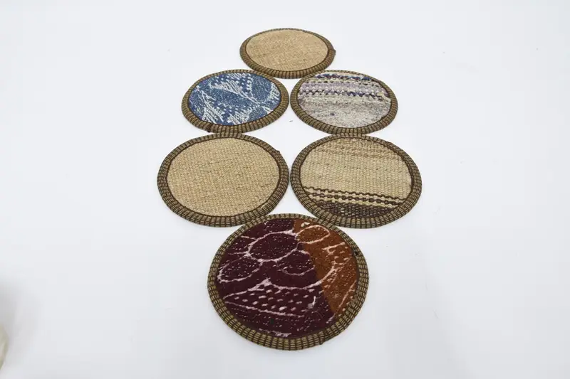 Blau und beige gestreifte Untersetzer, langlebige und stilvolle Tischunterlagen