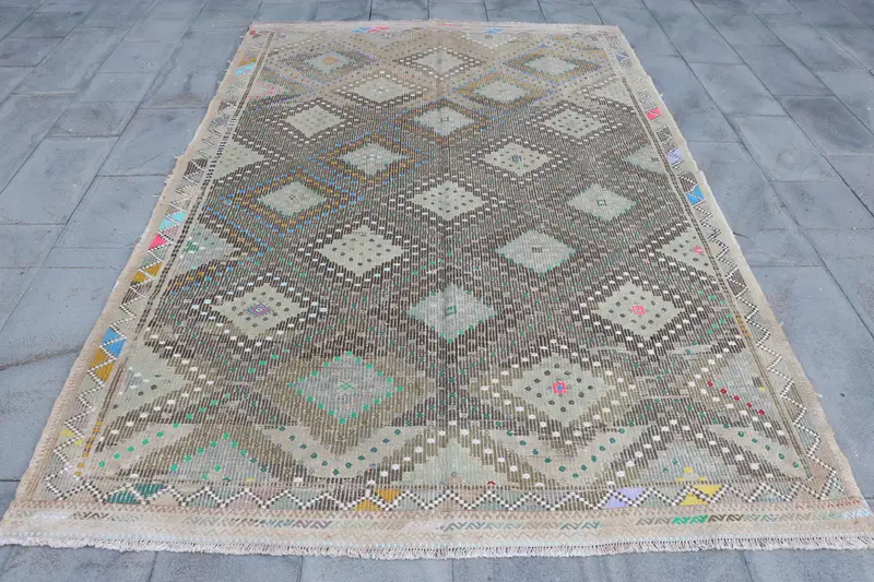 Brown & Beige Rug, 6,1x9,3 ft Bordered Design