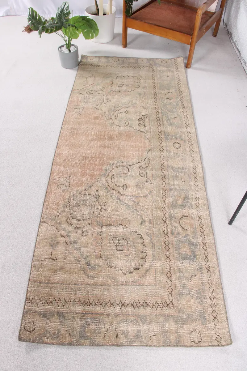 Grüner und orangefarbener Teppich, 90 x 200 cm großes Randdesign