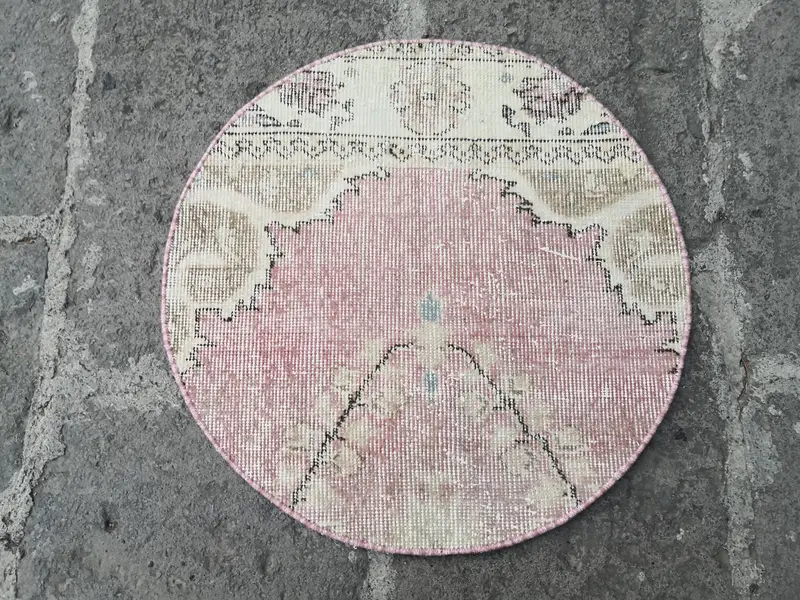 Grauer Orientteppich, 2,08 x 2,08 Fuß mit roségoldenen Akzenten