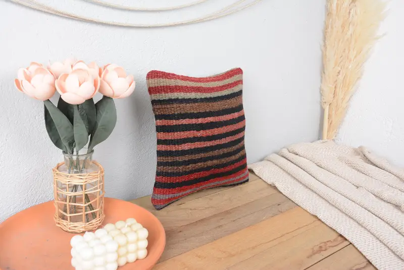 Rot-braun gestreiftes Wurfkissen, 12x12 besticktes Vintage-Kissen