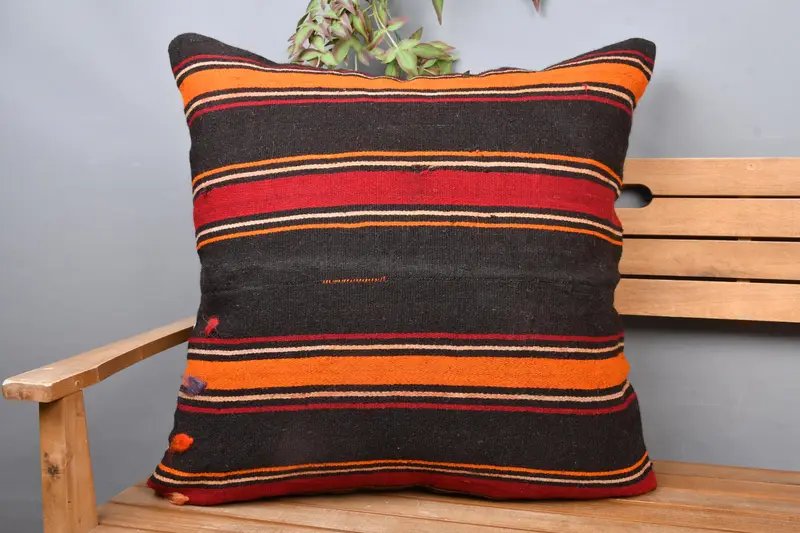 Braun & Rot gestreiftes Kissen, besticktes Vintage Kissen