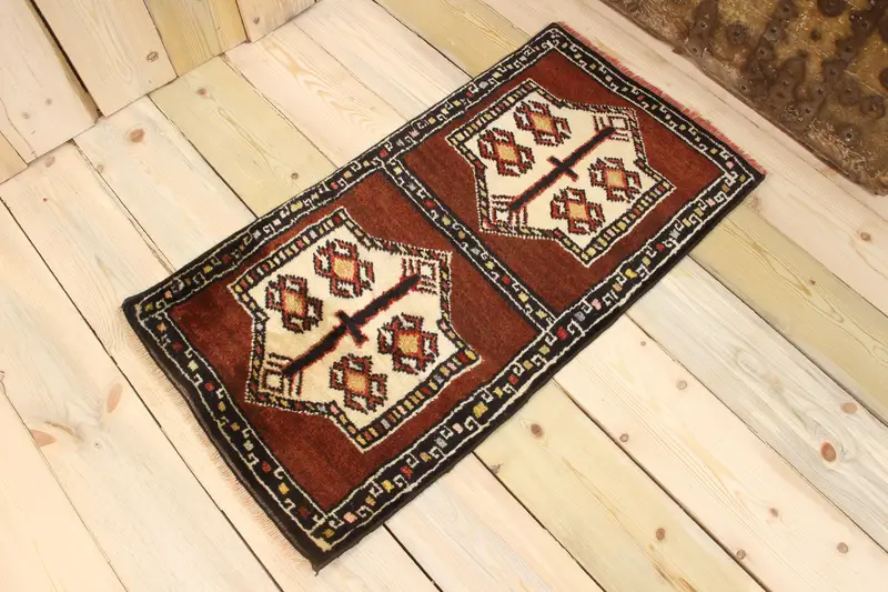 1.5x2.9 ft Halı, Vintage Türk Halısı, Kahverengi Beyaz Hayvan Baskı Yün Halı - 1
