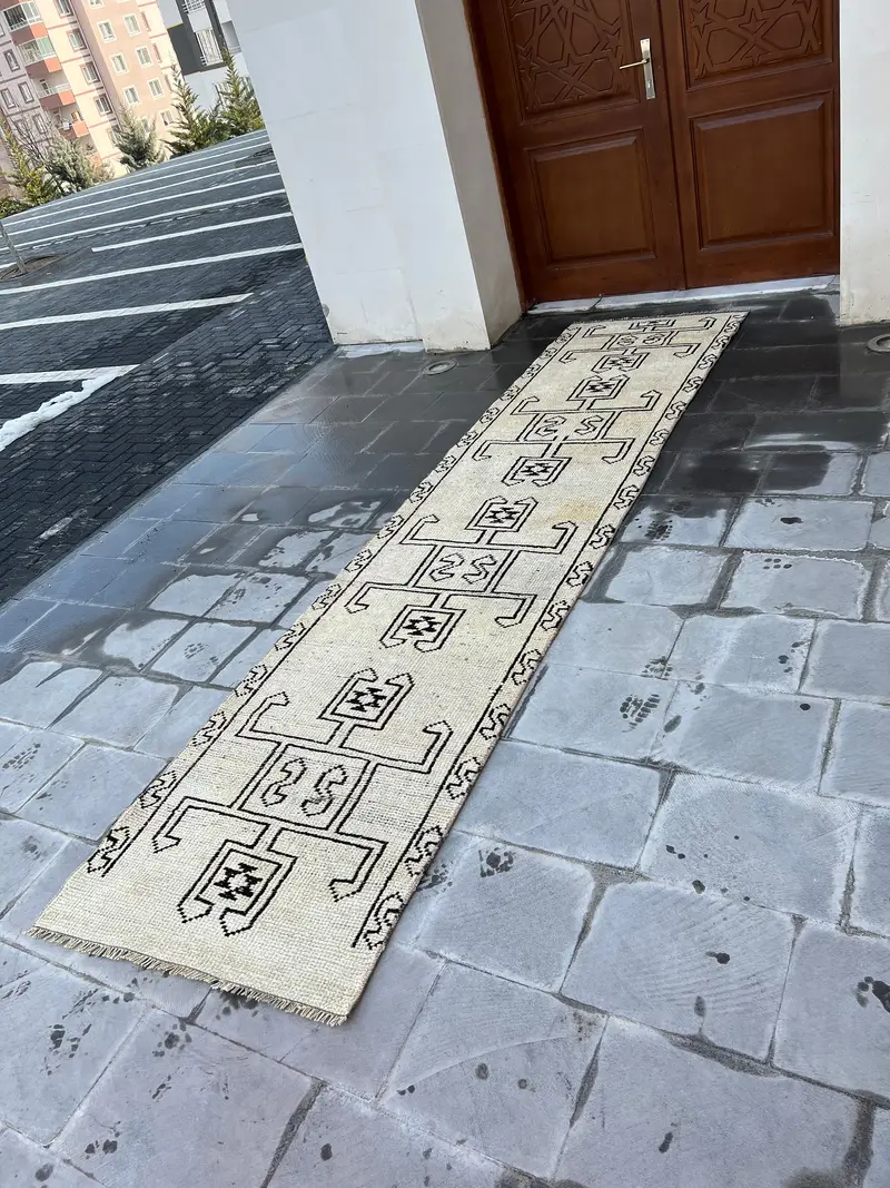 Eleganter beiger Teppich, 2,11 x 12,3 Fuß, florales und geometrisches Design